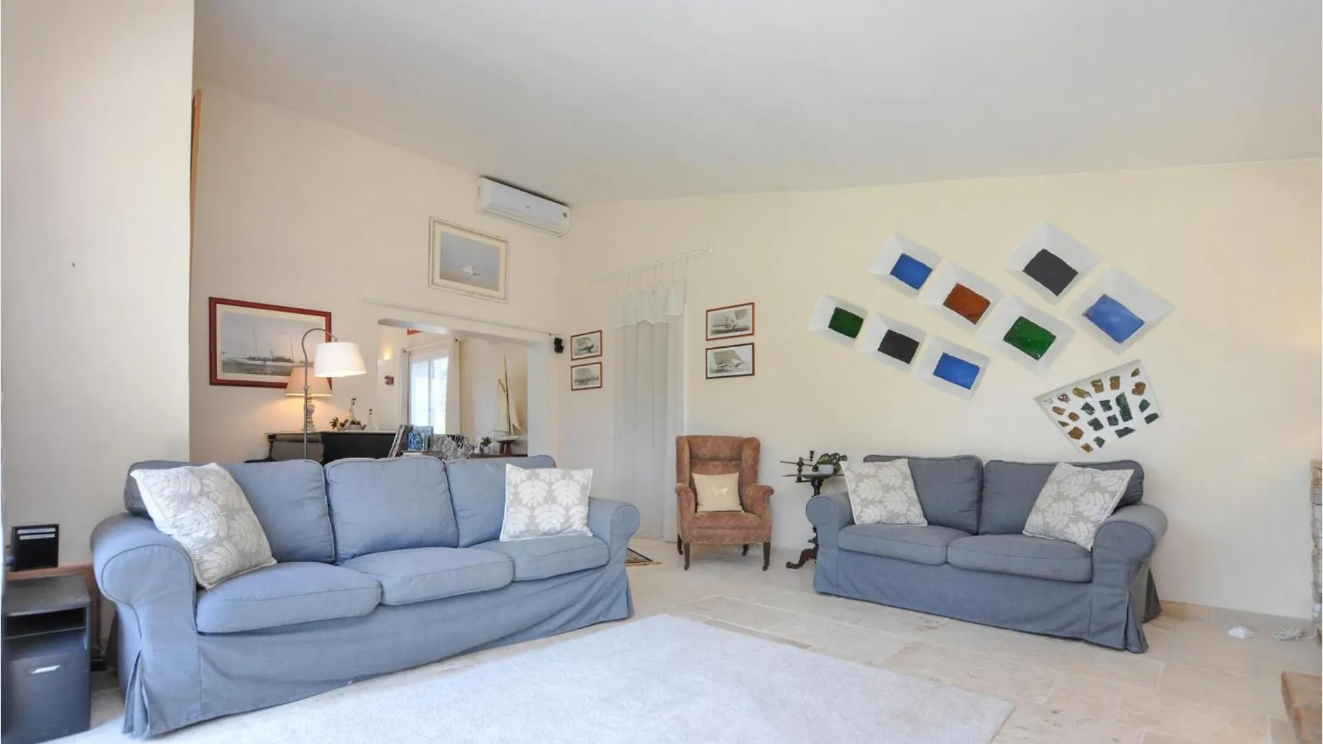 Holiday home 4 Bedroom Amazing Home In Frejus