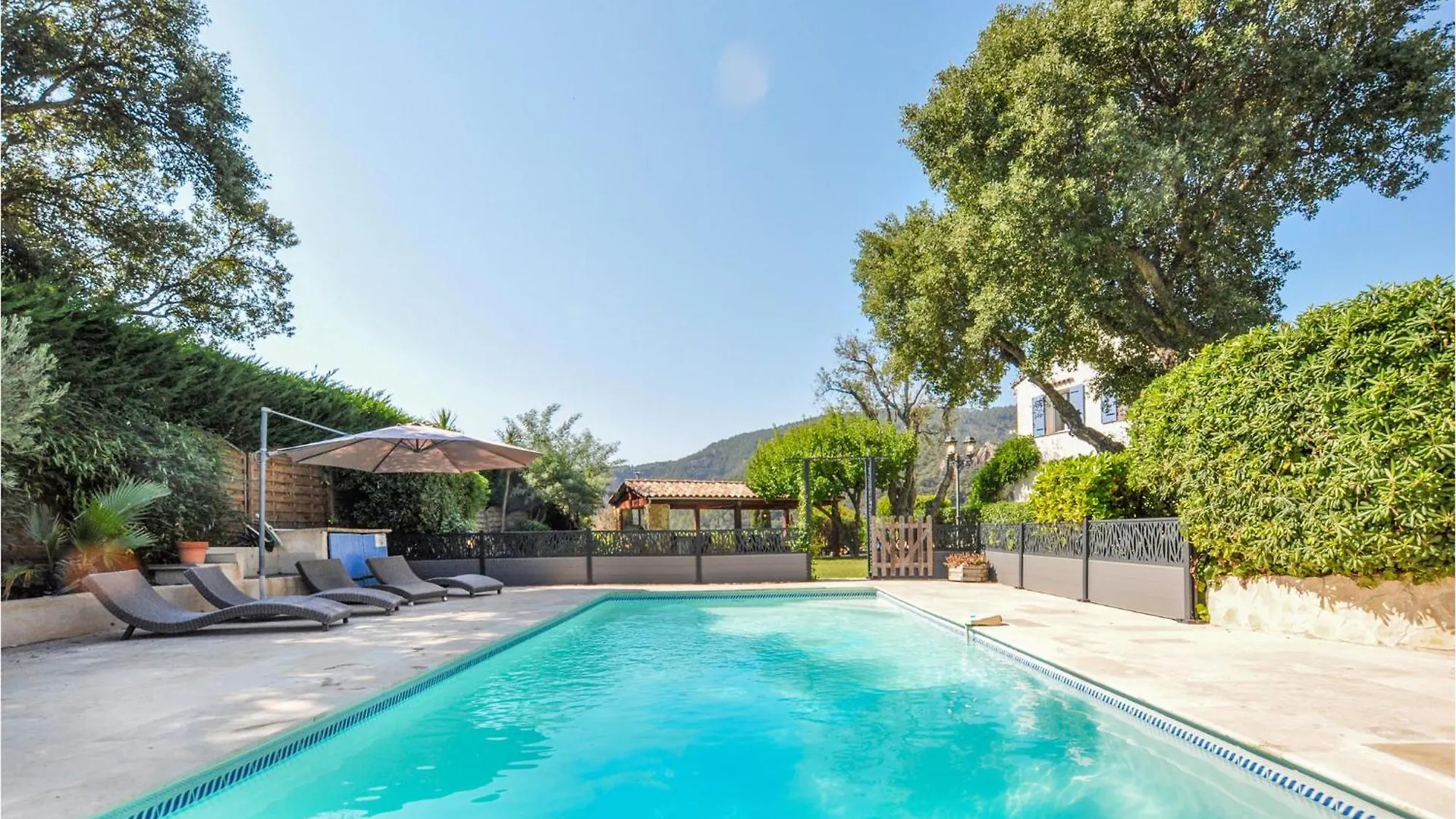 Holiday home 4 Bedroom Amazing Home In Frejus
